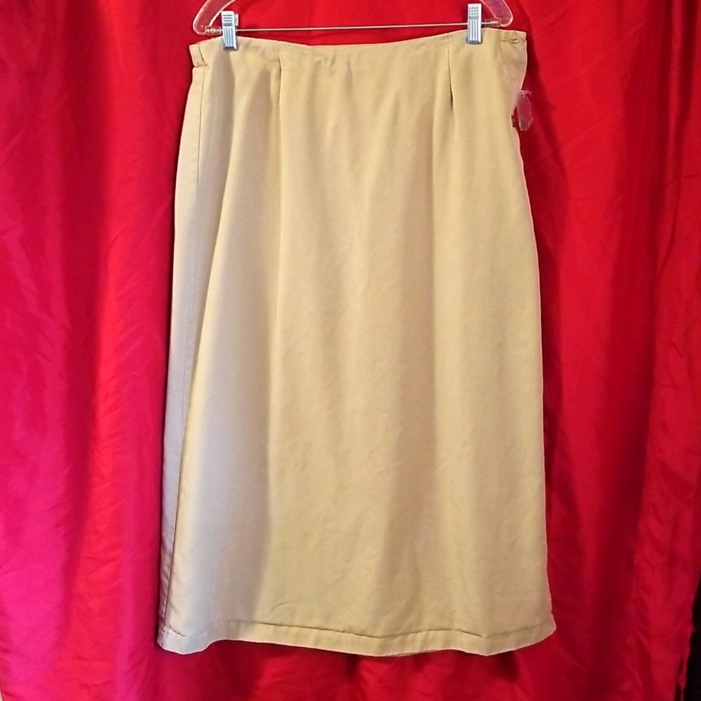 Khaki midi skirt NWT